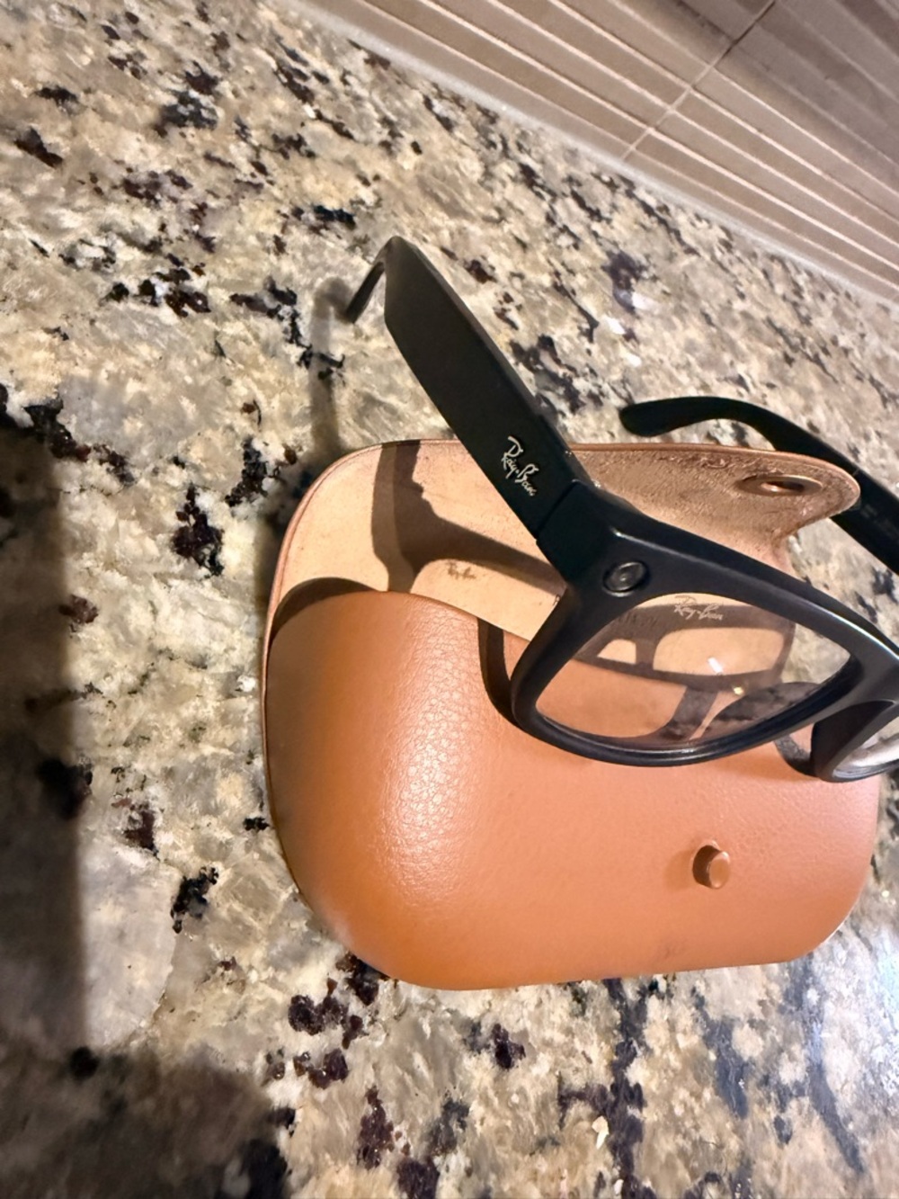 Ray-Ban meta wayfarer sz53 Gen 1 Black Frames with Brown Leather charge Case - Picture 9 of 9